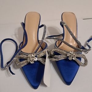 Amoji blue heels size 8